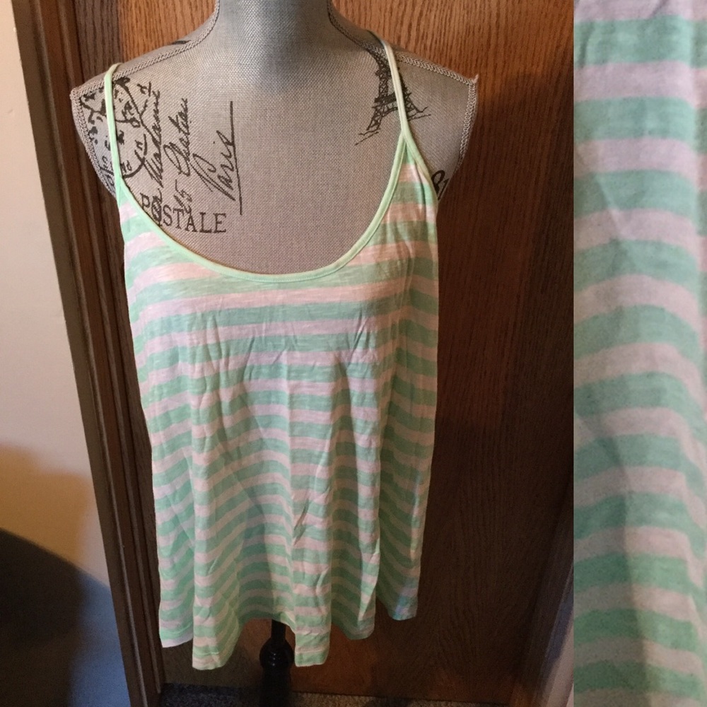 Green nd white razor back think tank top